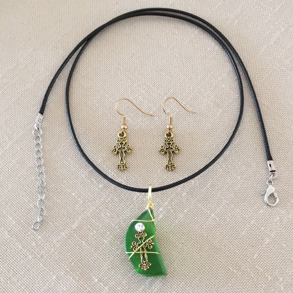Sea Glass Green Necklace with Cross and Earrings - Picture 3 of 3